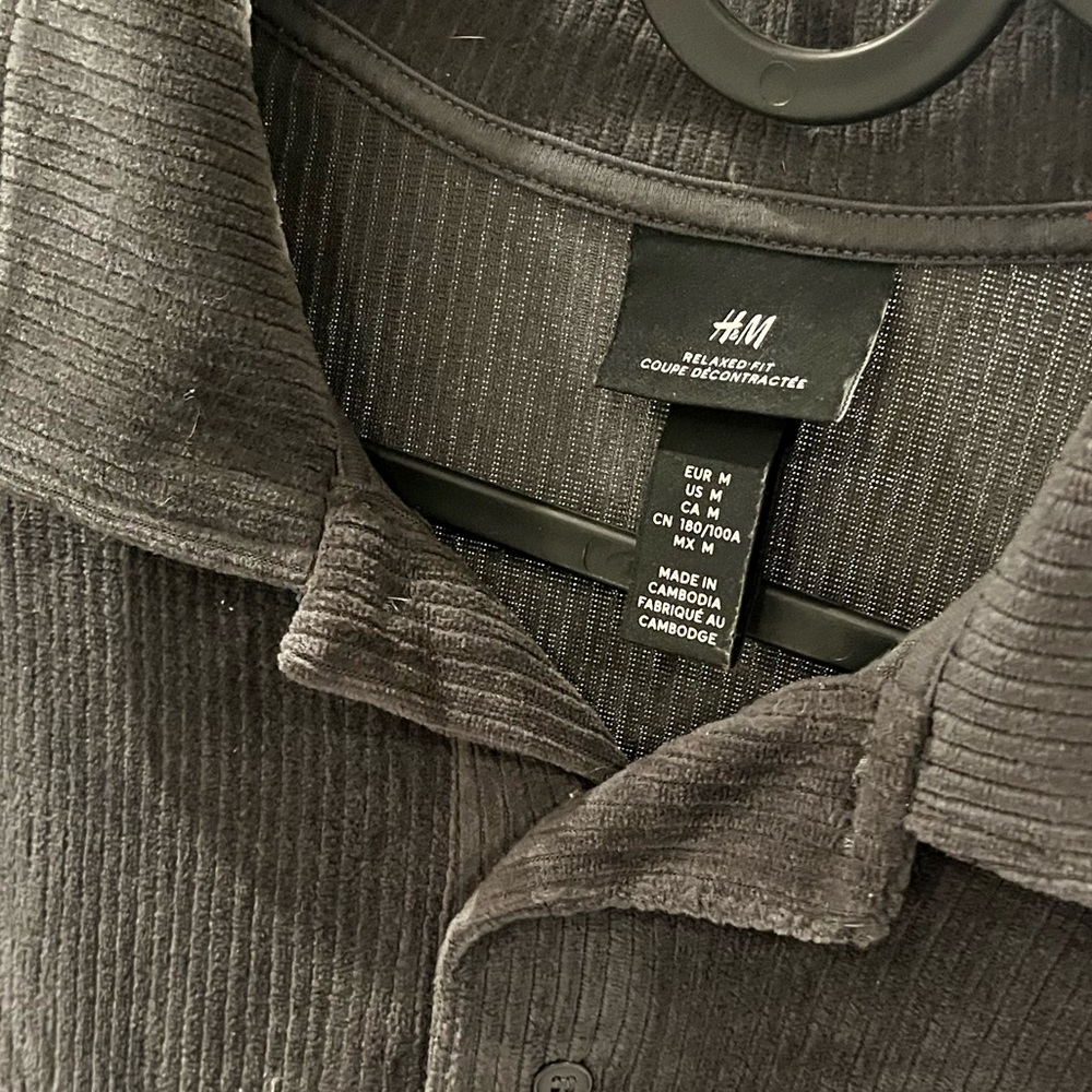 H&M Men’s Corduroy Collared Shirt - Picture 2 of 2